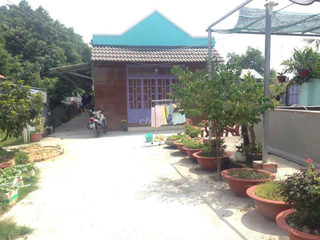 nhà rộng 