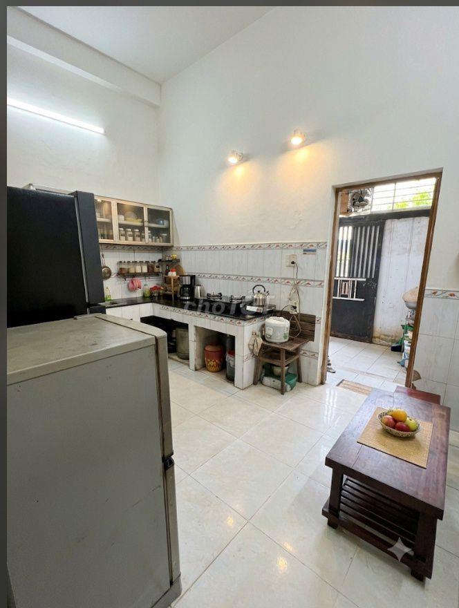 Nhà cần bán ở KDC Long Sơn mặt tiền 7M. 