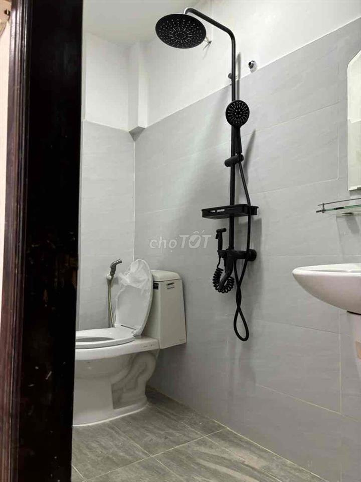 CHDV ngay Gigamall Phạm Văn Đồng