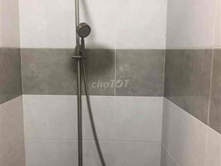 Phòng ban công thoáng 2.7 tr - sẵn máy lạnh- linh đông