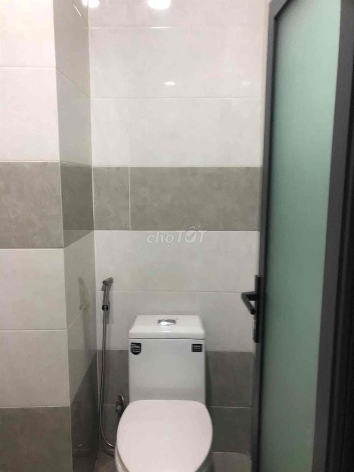 CHDV sẵn máy lạnh ở Linh Đông