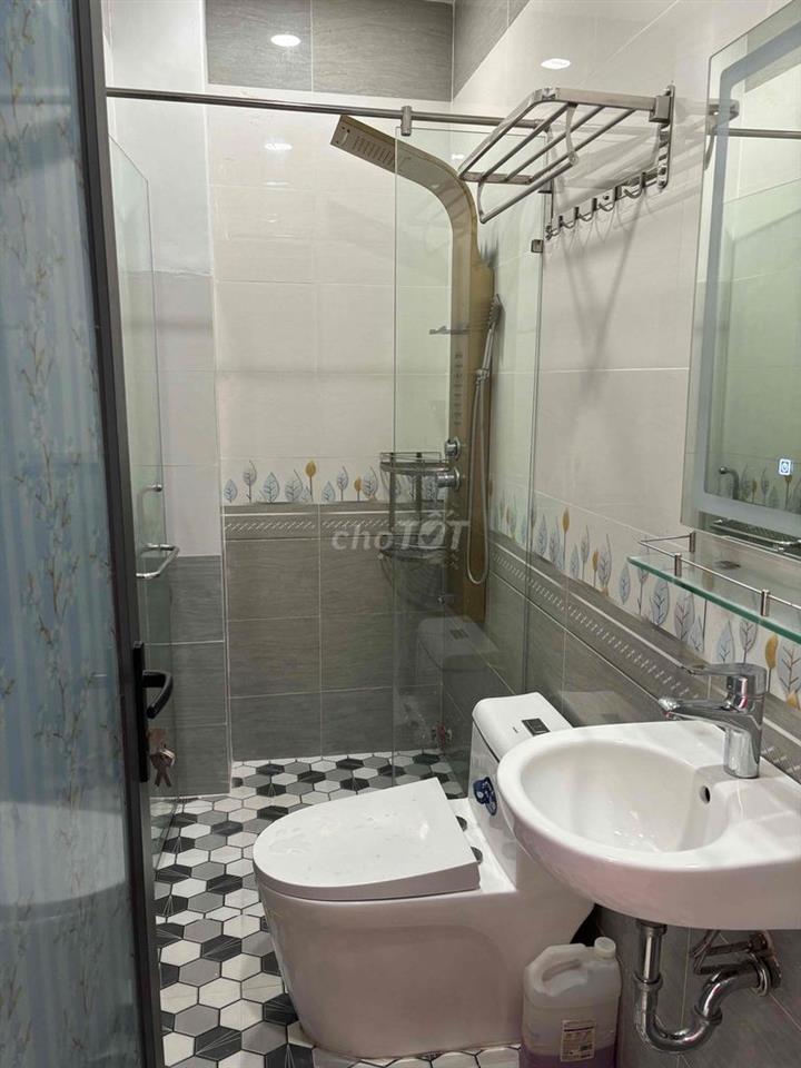 CHDV có ban công thoáng mát ở cạnh Chug cư 4s Linh Đông