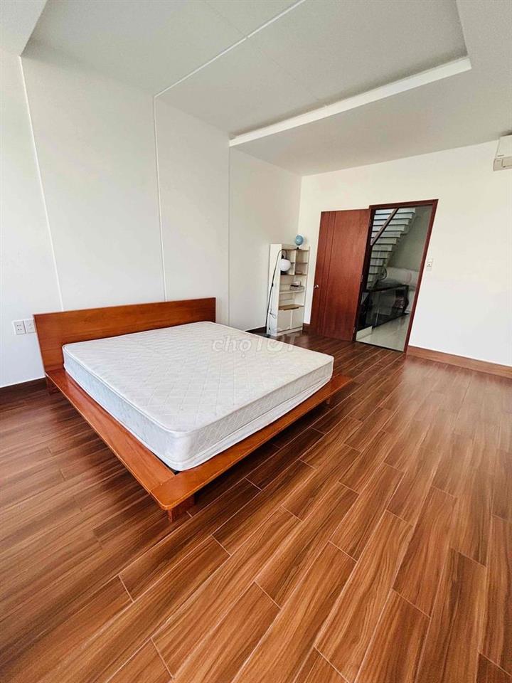 nhà cho thuê nguyên căn ngay chợ Hiệp Bình - sẵn nội thất cao cấp