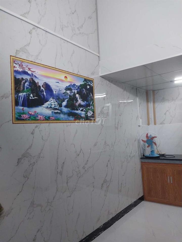 NHÀ NHỎ .ĐƯỜNG TO