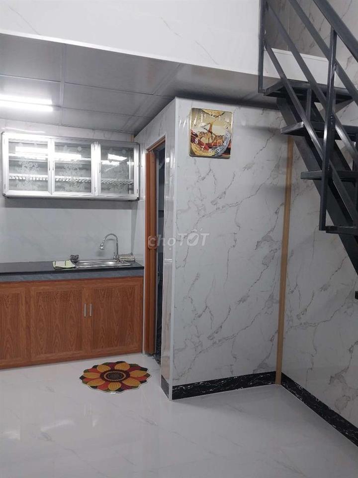 NHÀ NHỎ .ĐƯỜNG TO