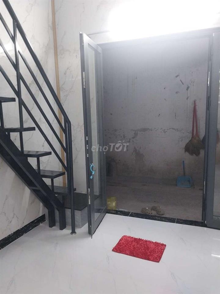 NHÀ NHỎ .ĐƯỜNG TO