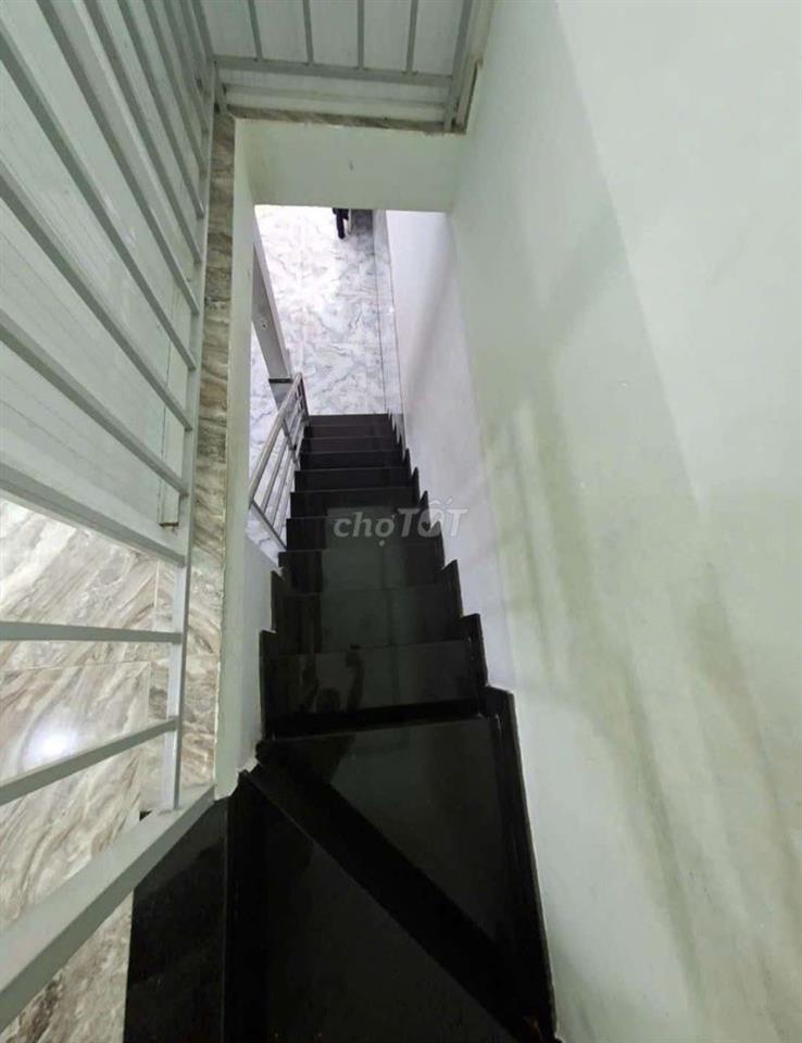 NHÀ MỚI ĐƯỜNG TO