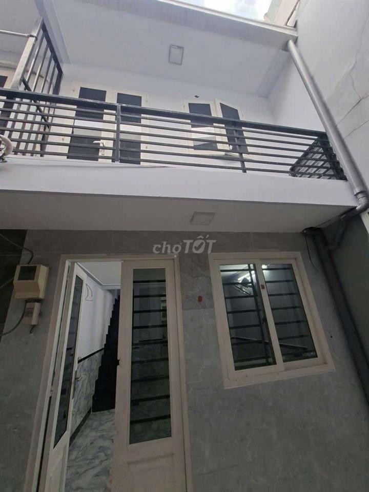 NHÀ MỚI ĐƯỜNG TO