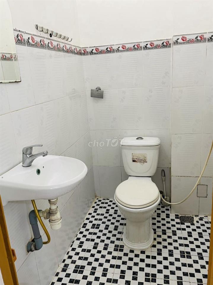 Nhà đang ở cần bán