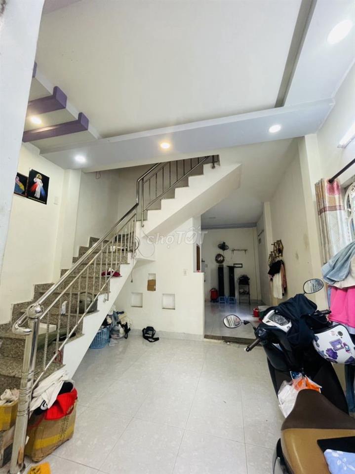 Nhà đang ở cần bán