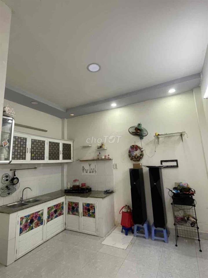Nhà 2 mặt tiền hẻm xe hơi thông thoáng yên tĩnh