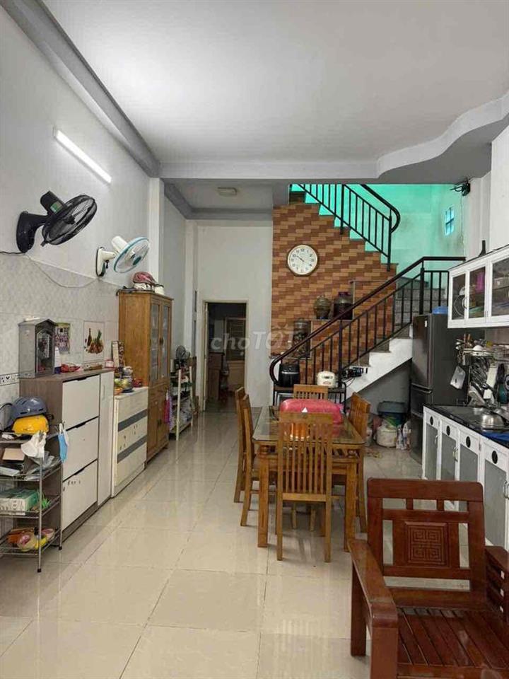 cần bán nhà 1 trệt 2 lầu