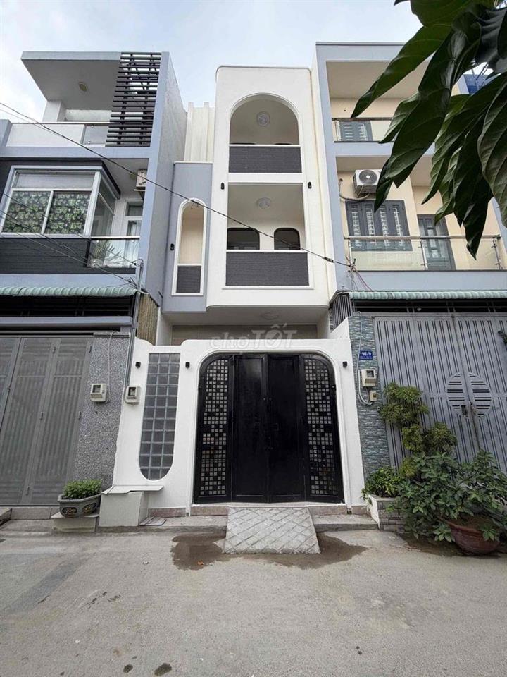 BÁN NHÀ PHỐ 1 TRỆT 4 LẦU 1 ÁP MÁI