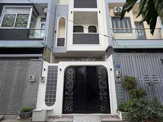 BÁN NHÀ PHỐ 1 TRỆT 4 LẦU 1 ÁP MÁI