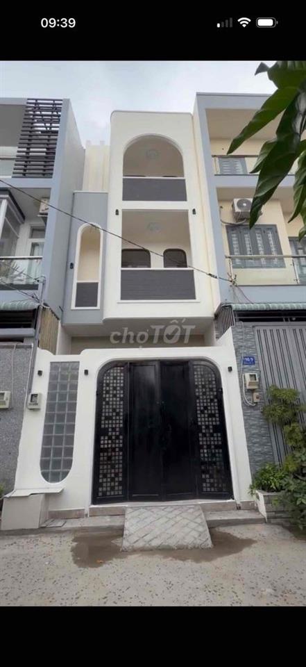 BÁN NHÀ PHỐ 1 TRỆT 4 LẦU 1 ÁP MÁI
