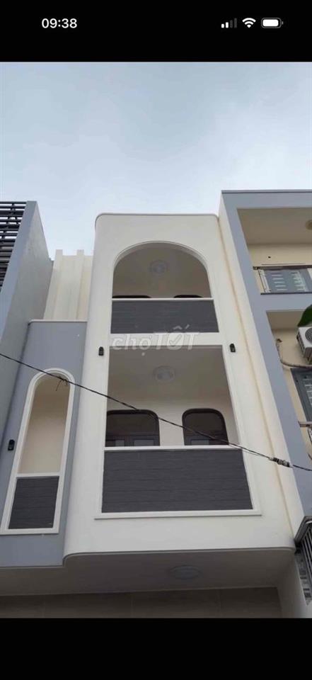 BÁN NHÀ PHỐ 1 TRỆT 4 LẦU 1 ÁP MÁI