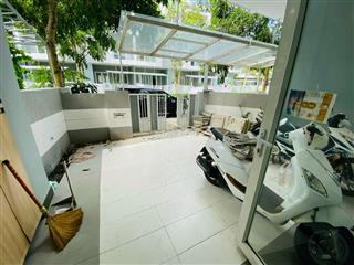 Mega village 75m2 sân vườn nhỏ,có nội thất cao cấp, hồ cá koi, sổ hồng