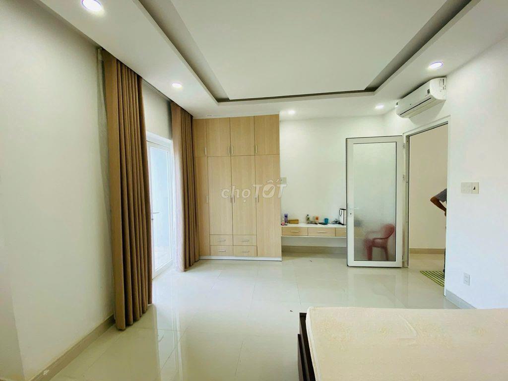 Bán gấp nhà Mega village 75m2,đầy đủ nội thất, sổ hồng, bảo vệ, hồ bơi