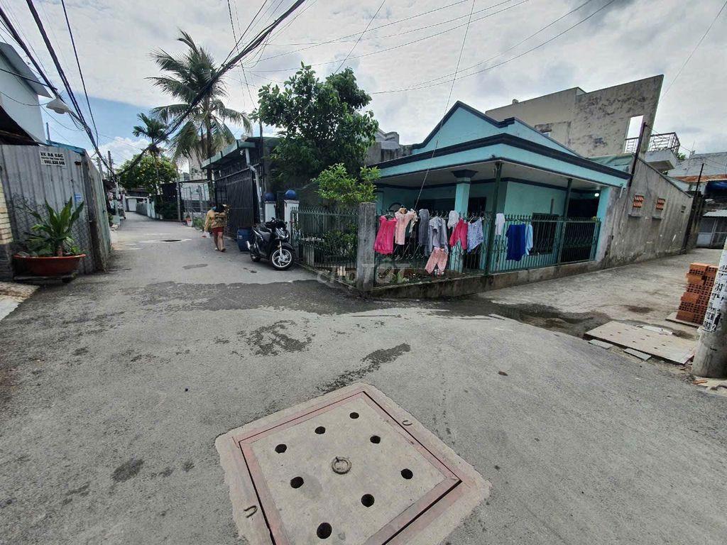 Bán nhà cấp 4 hẻm xe hơi