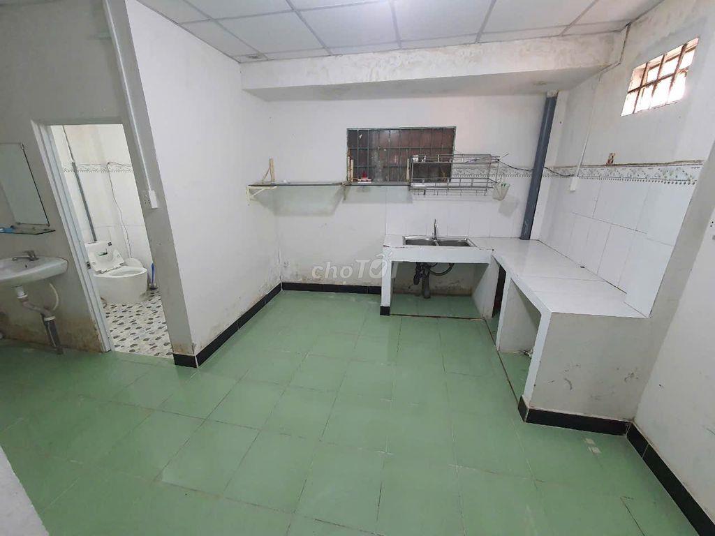 Bán nhà cấp 4 hẻm xe hơi