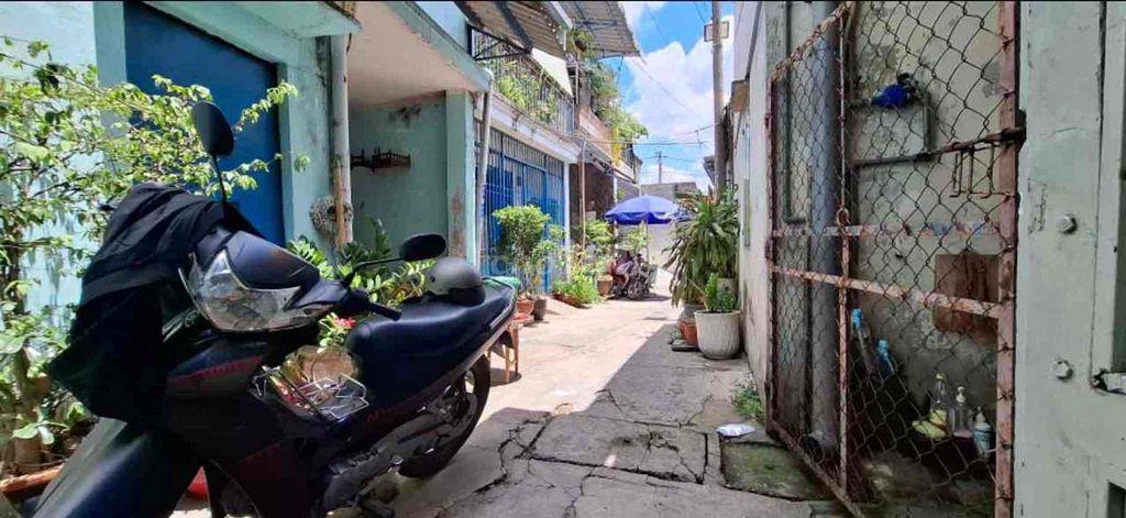 3.7 TỶ NHÀ 7 PHÒNG TRỌ BÌNH CHIỂU SẴN DÒNG TIỀN