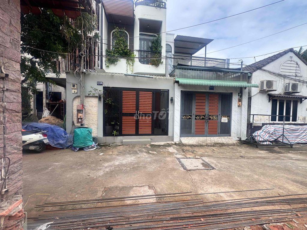 đất ngang 4.7m đường rộng 8m sát Phạm văn đồng chợ thủ đức