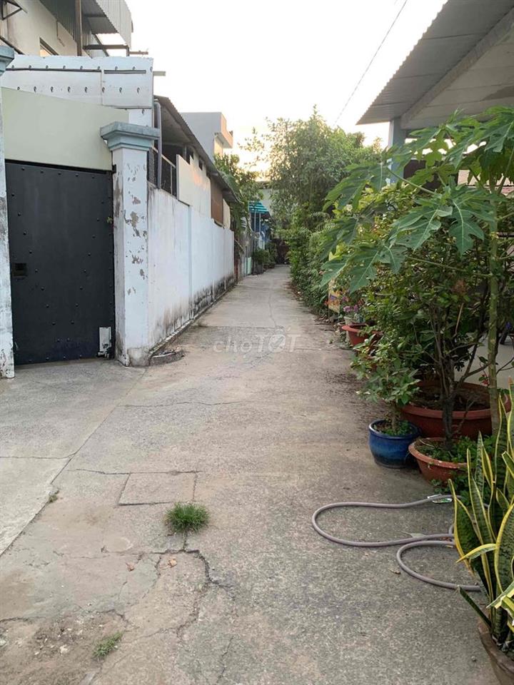 Bán nhà 200 m2 thổ cư đã hoàn công