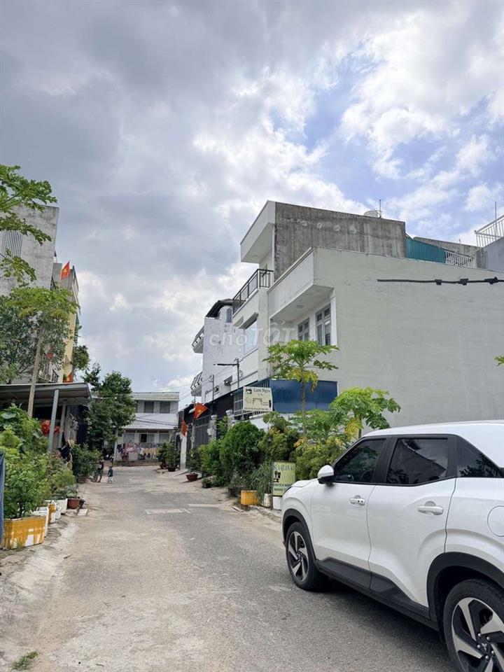 Gần Chợ Long Trường - 54m2 (4.5x12) - Chỉ 3.45 tỷ - Đường 7m thông.