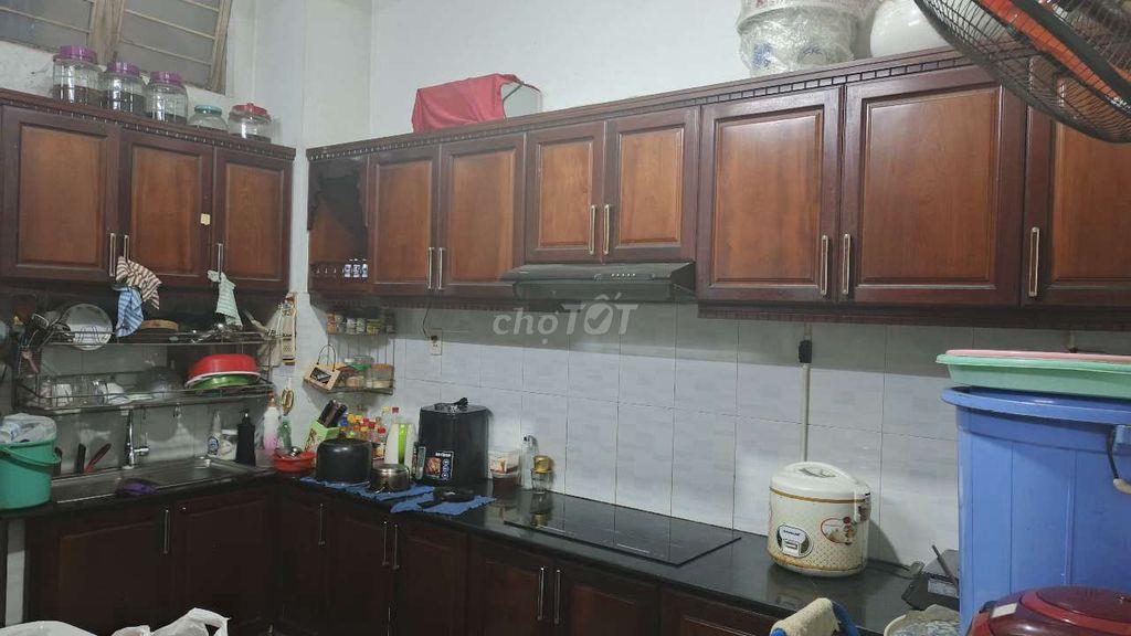 Nhà đẹp ngay gần chợ Tam Bình: 3PN + 4WC + phòng thờ + Sân thượng