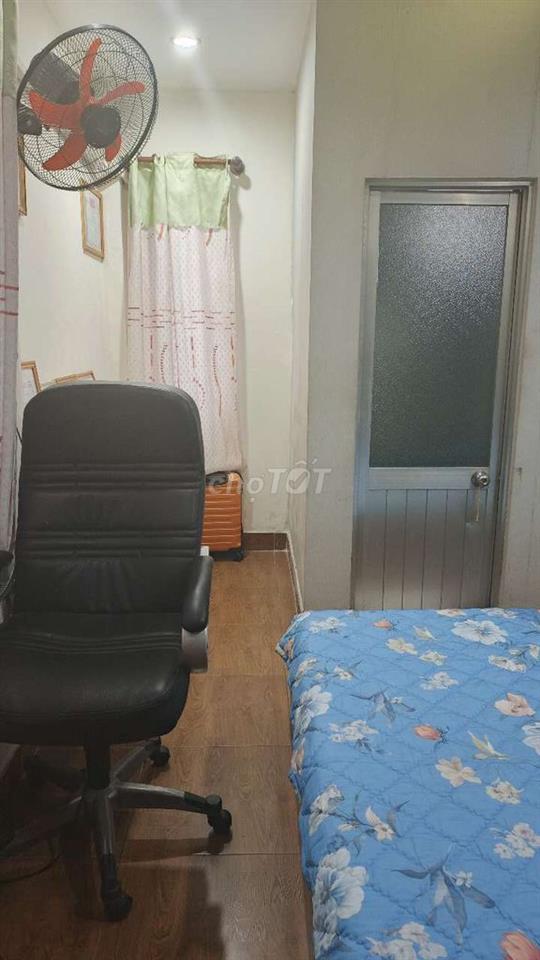 Nhà đẹp ngay gần chợ Tam Bình: 3PN + 4WC + phòng thờ + Sân thượng