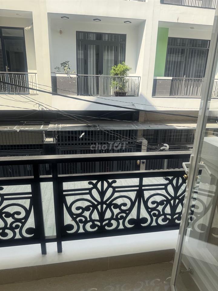 bán nhà cách quốc lộ 13 chỉ 100m, thủ đức cũ