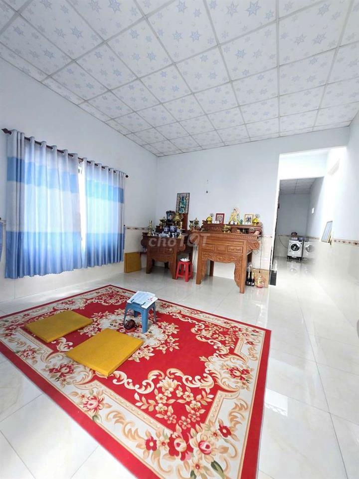 bán nhà mặt tiền 