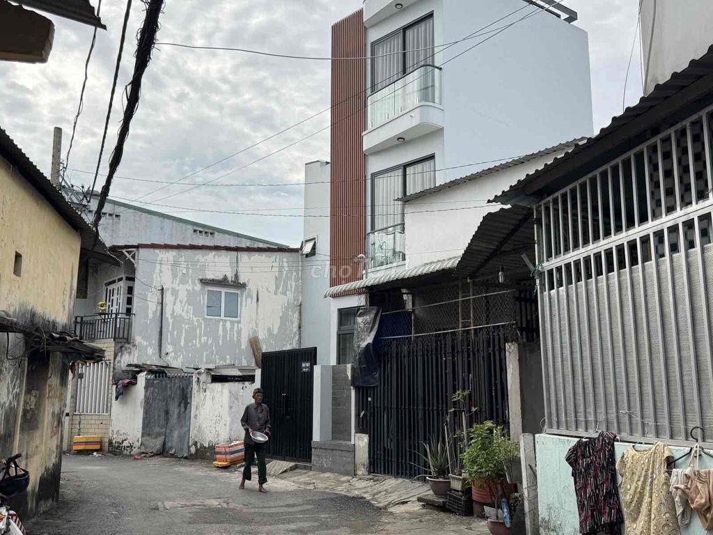 Nhà 2 tầng Tân Lập 1 Thủ Đức, 42m2 ngang 4.6m, 2PN, đường ô tô