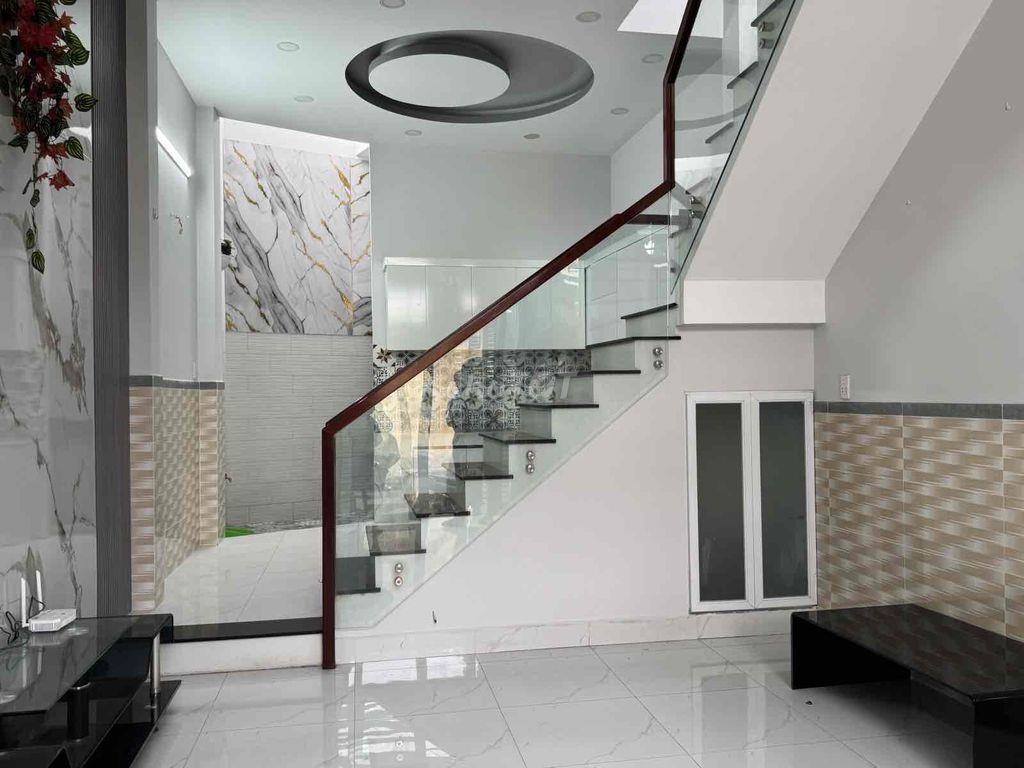 Nhà 2 tầng Tân Lập 1 Thủ Đức, 42m2 ngang 4.6m, 2PN, đường ô tô
