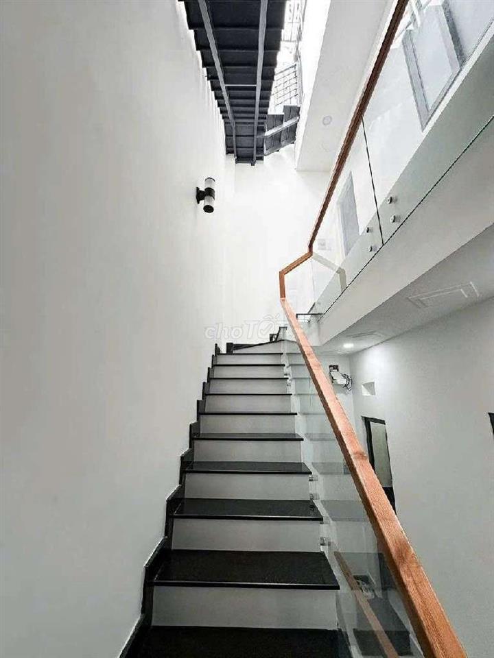 BÁN NHÀ LÊ VĂN VIỆT GẦN VINCOM LÊ VĂN VIỆT