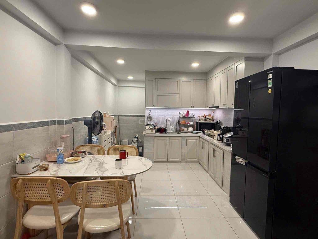 Kẹt tiền chữa bệnh cần bán gấp ra nhanh căn nhà hẻm 2m