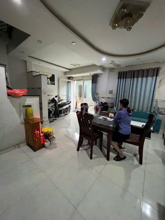 GẦN VÒNG XOAY PHẠM VĂN ĐỒNG - GIGAMAILL - 42m2