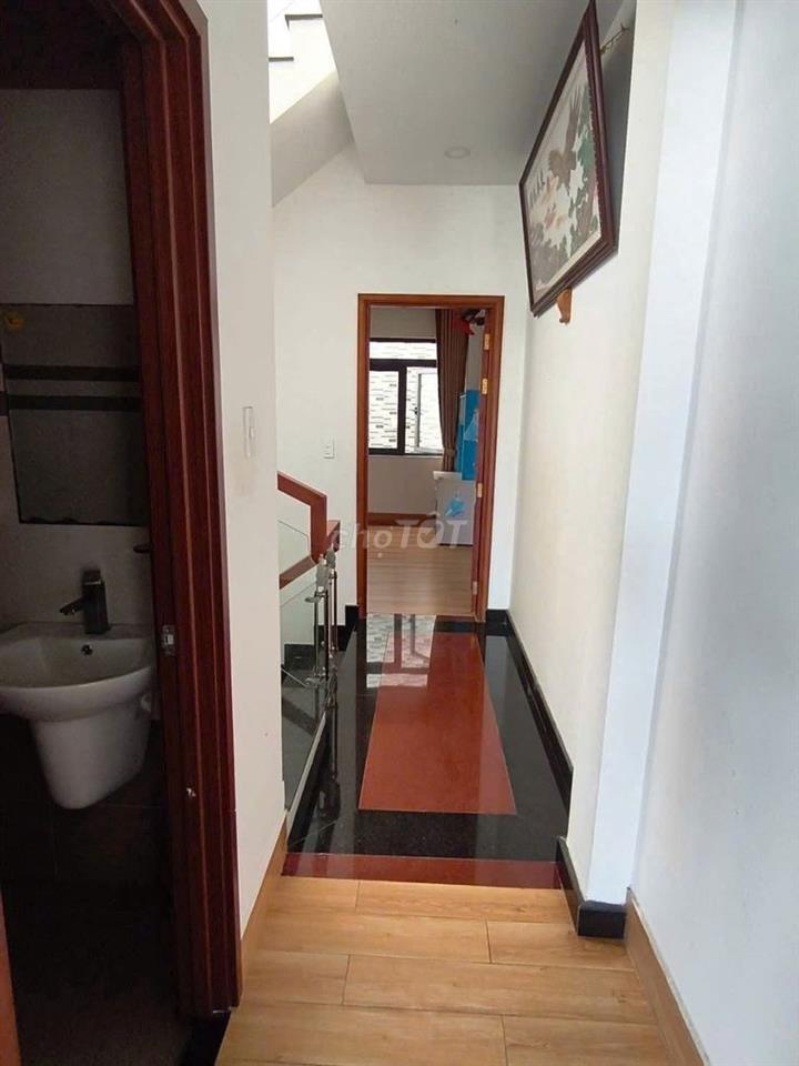NHÀ MỚI TINH 3 LẦU 4PN FULL NT -HẺM XE TẢI -TRỆT TRỐNG PHÙ HỢP Ở VÀ KD