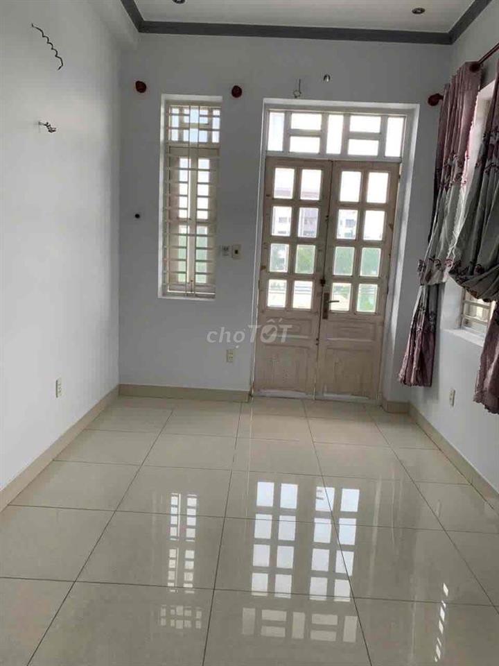 cho thuê nhà mặt tiền đường Linh Đông 1 trệt 2 lầu sân thượng