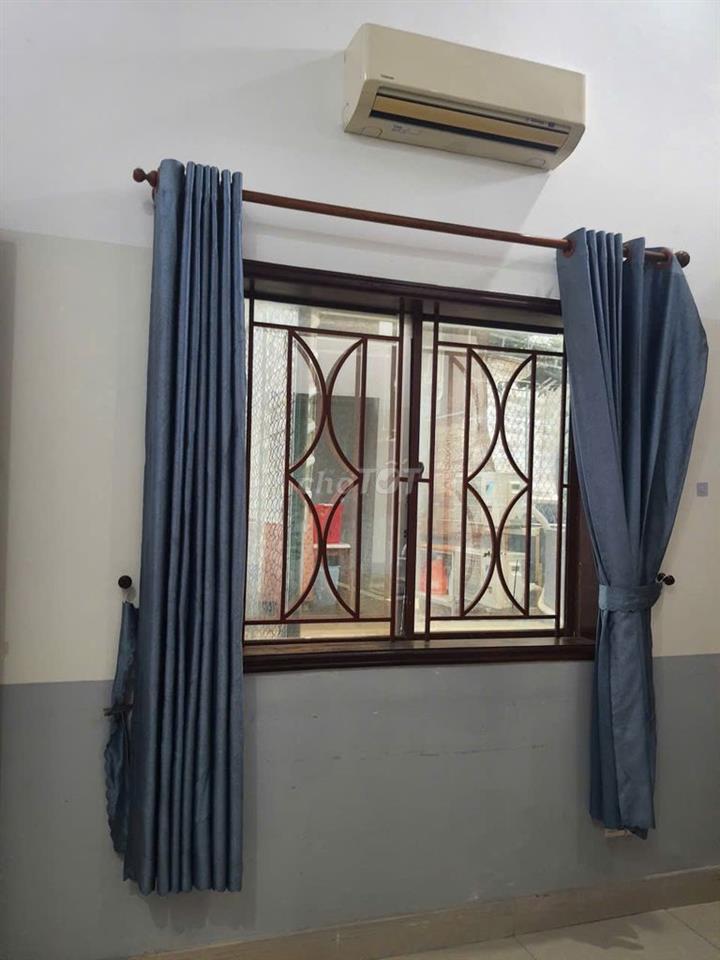  CHDV 20M2(CÓ CỬA SỔ THOÁNG MÁT) NGAY DH NGÂN HÀNG, HOÀNG DIỆU 2
