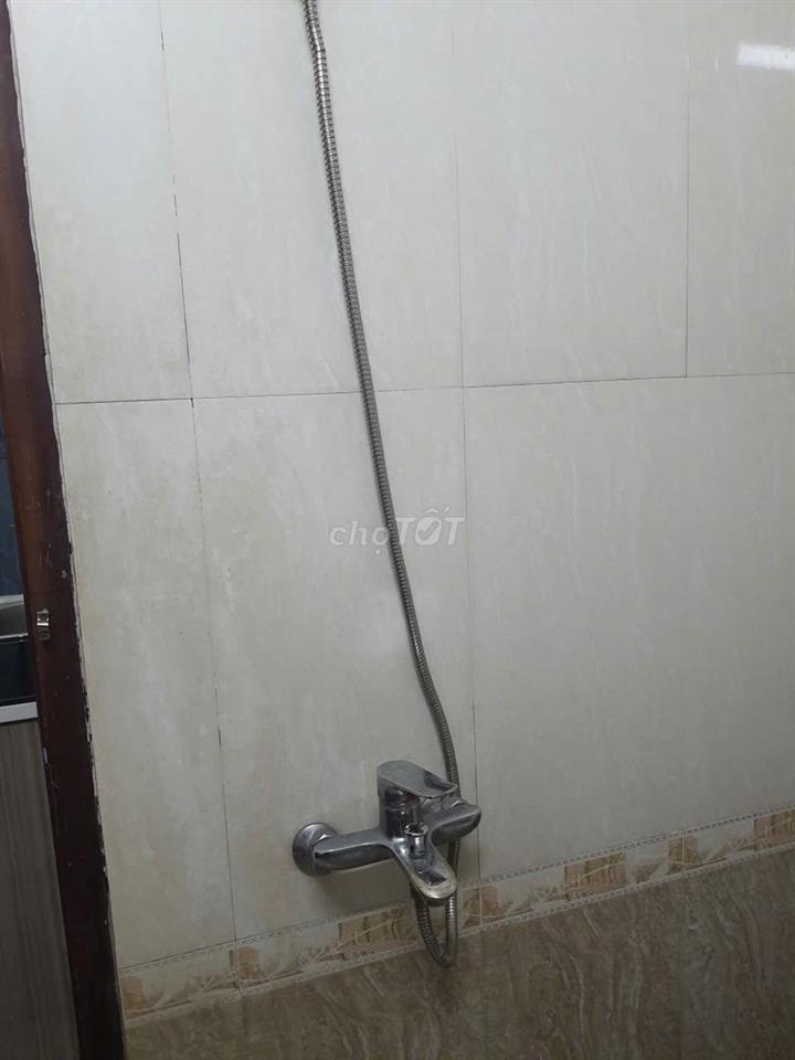 CHDV 20M2(CÓ CỬA SỔ THOÁNG MÁT) NGAY DH NGÂN HÀNG, HOÀNG DIỆU 2