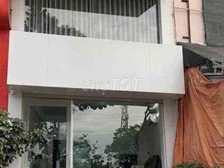 Cho thuê nguyên căn 4 lầu MT đường Phạm Văn Đồng vỉa hè 6m làm VP cty