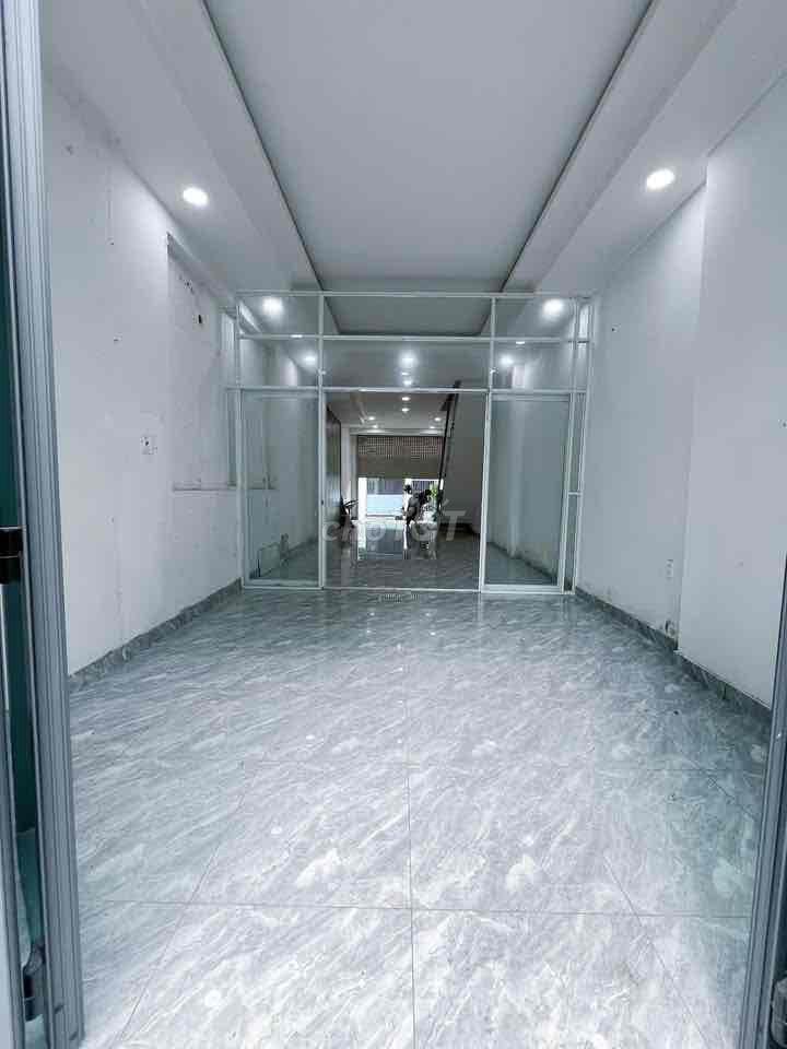 Cho thuê nhà 1 trệt lầu trệt trống suốt, hẻm xe tải đường Kha Vạn Cân