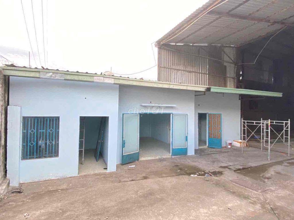Cho thuê Kho Trống DT 500m2 sẵn VP , Mặt Tiền đường Hoàng Hữu Nam