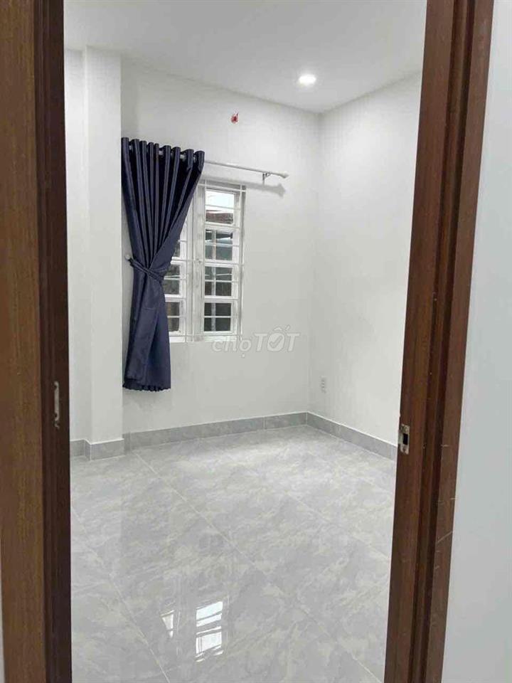 Cho thuê nhà 1 trệt lầu hẻm cụt ô tô yên tĩnh có PN trệt đường số 3 Tr