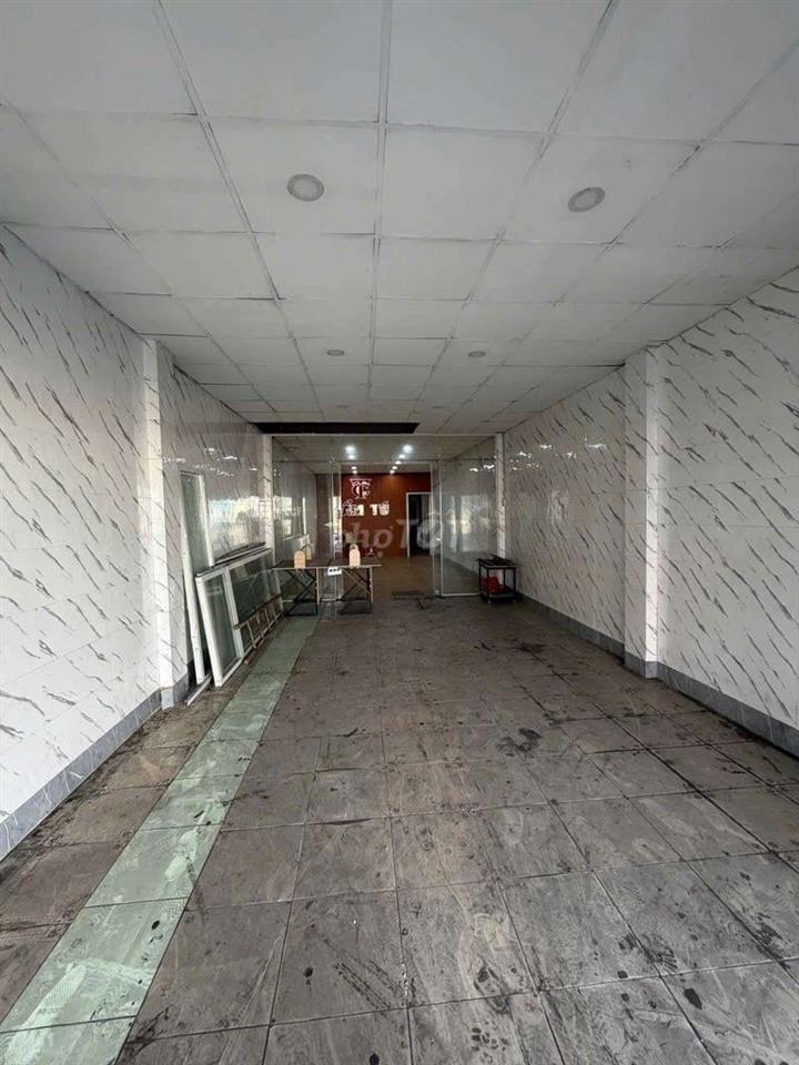 NHÀ NGAY CHỢ, Ở + KD THUẬN TIỆN. SẴN 3PN 3WC 