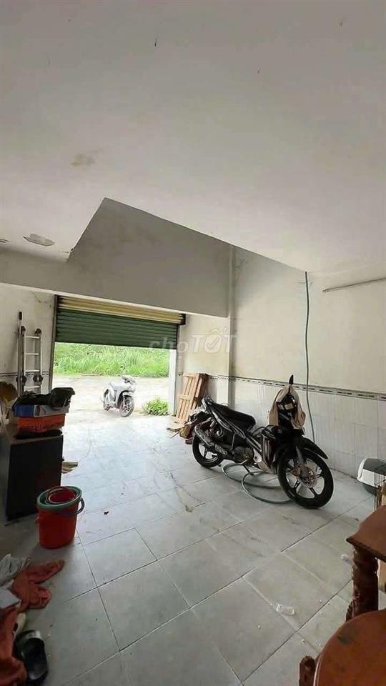 CĂN GÓC HẺM XE TẢI, GẦN QL1K. 1 TRỆT 1 LẦU, 3PN 2WC, VÀO Ở NGAY