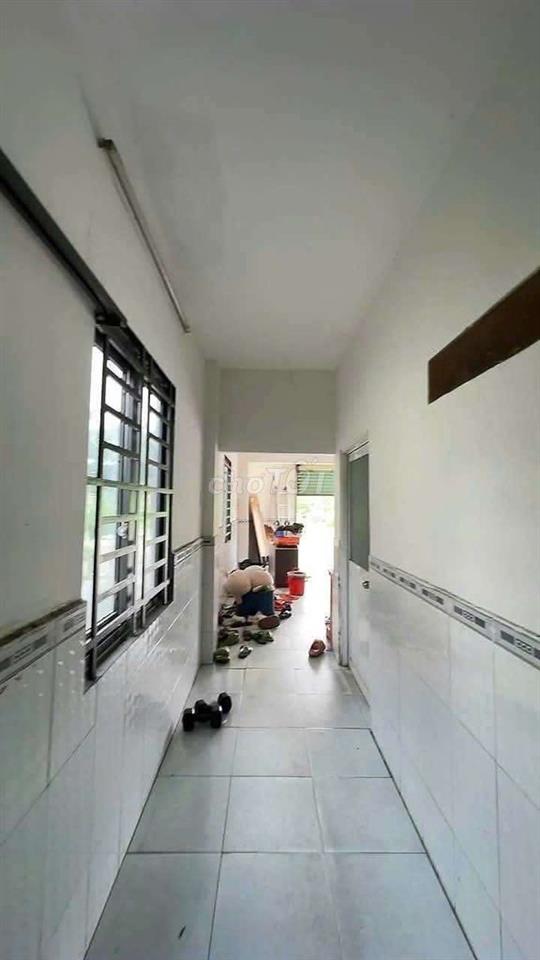 CĂN GÓC HẺM XE TẢI, GẦN QL1K. 1 TRỆT 1 LẦU, 3PN 2WC, VÀO Ở NGAY
