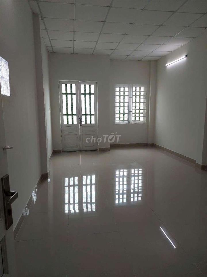NHÀ MẶT TIỀN NGAY CHỢ ĐÔNG ĐÚC, KD ĐA NGÀNH. SẴN 3PN 3WC