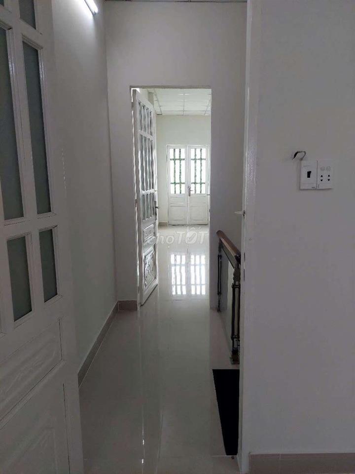 NHÀ MẶT TIỀN NGAY CHỢ ĐÔNG ĐÚC, KD ĐA NGÀNH. SẴN 3PN 3WC
